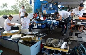 Piracicaba recebe competição de carros projetados por estudantes