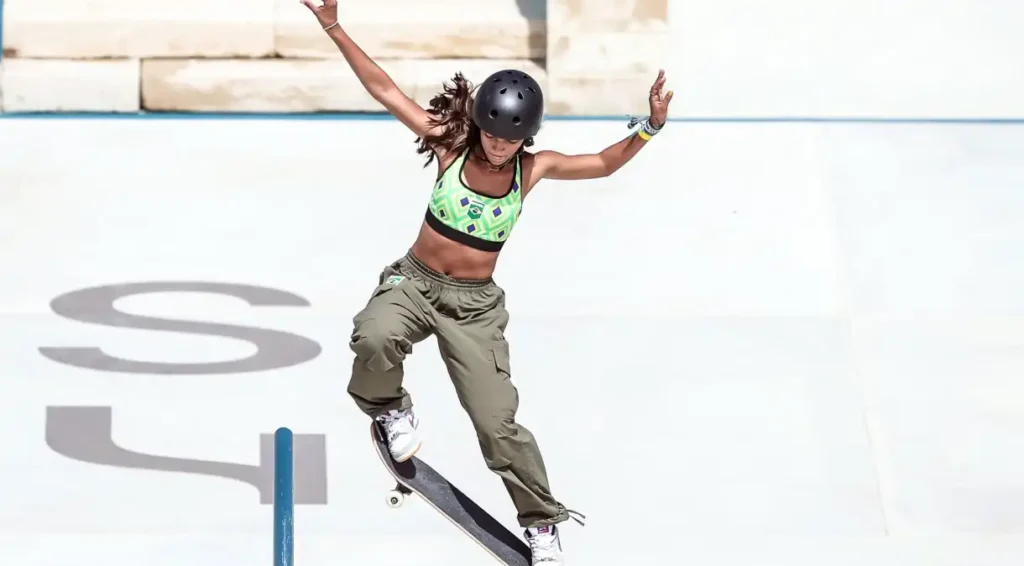 Rayssa Leal conquista medalha de bronze no skate street feminino