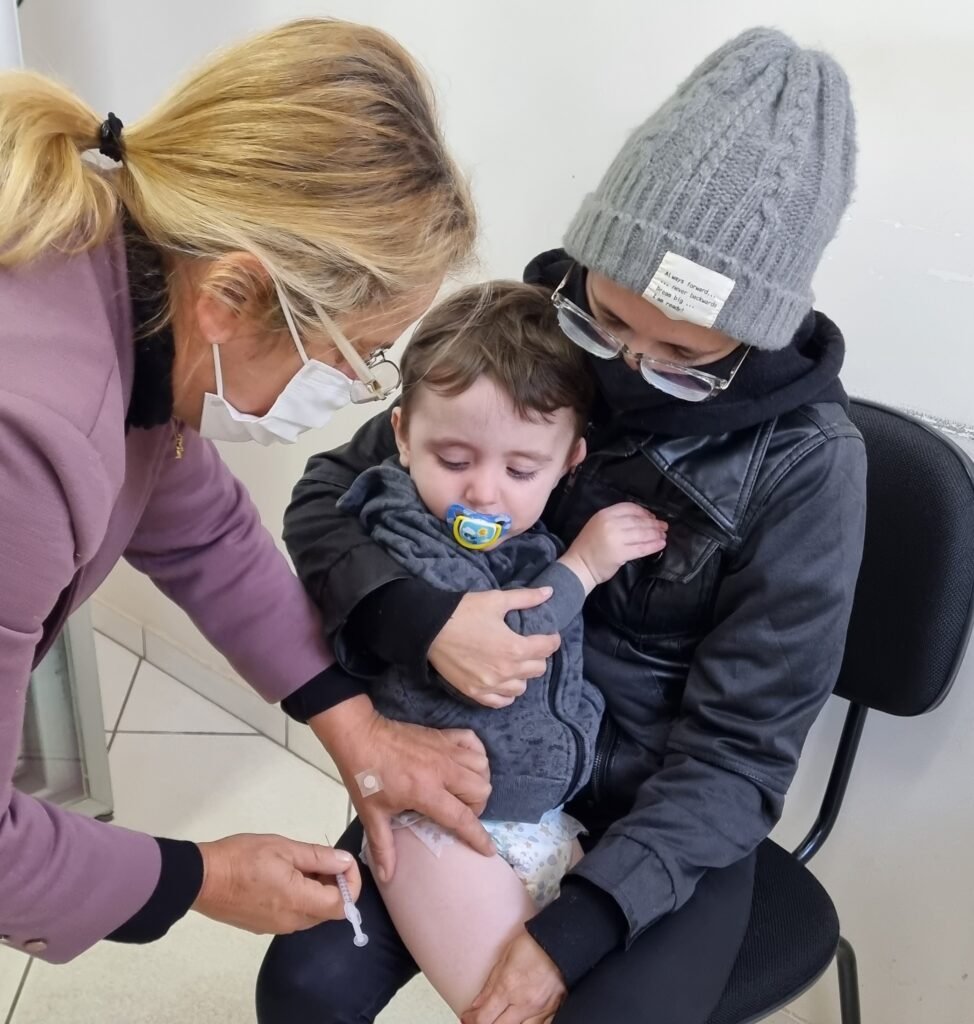 Brasil avançou na imunização infantil e conseguiu sair da lista dos 20 países com mais crianças não imunizadas no mundo. O dado faz parte das estimativas da OMS (Organização Mundial da Saúde) e do Unicef (Fundo das Nações Unidas para a Infância).