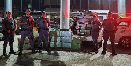 Segundo informações da Polícia Federal, o entorpecente teria vindo do Paraguai, e o caso é apurado como tráfico internacional de drogas.