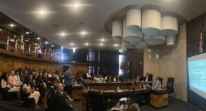 Em reunião no plenário da Corte, que contou com a presença do presidente do TRE-SP, desembargador Silmar Fernandes, o diretor jurídico da Meta, Rodrigo Ruf, apresentou as ações da empresa para atender à resolução do Tribunal Superior Eleitoral, que trata da propaganda eleitoral, principalmente no que se refere ao impulsionamento de conteúdo nas redes sociais.
