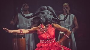 Teatro Vitória de Limeira recebe o espetáculo Cárcere ou Porque as Mulheres Viram Búfalos