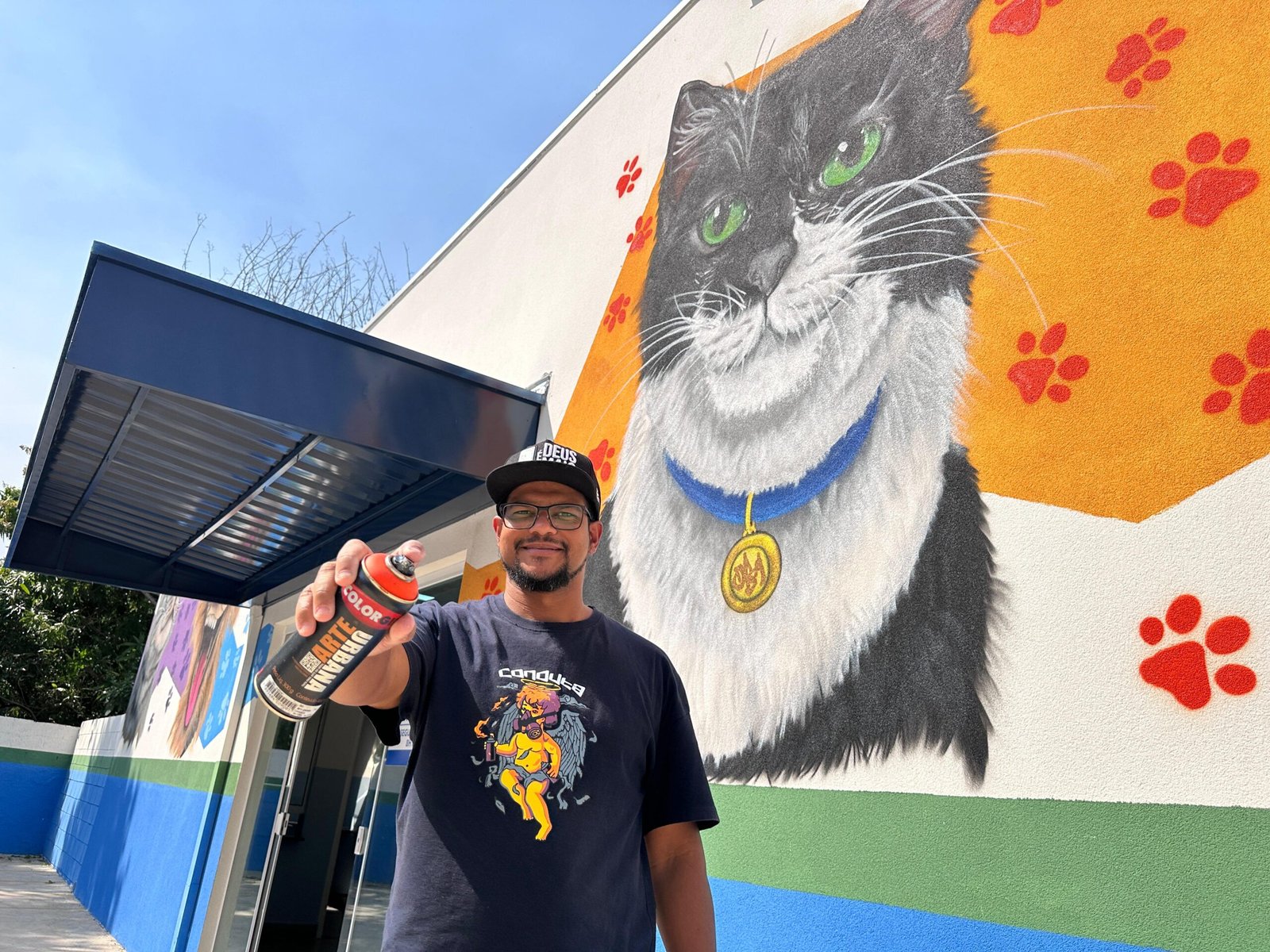 Aldinho grafita fachada do Bem-Estar Animal de Nova Odessa