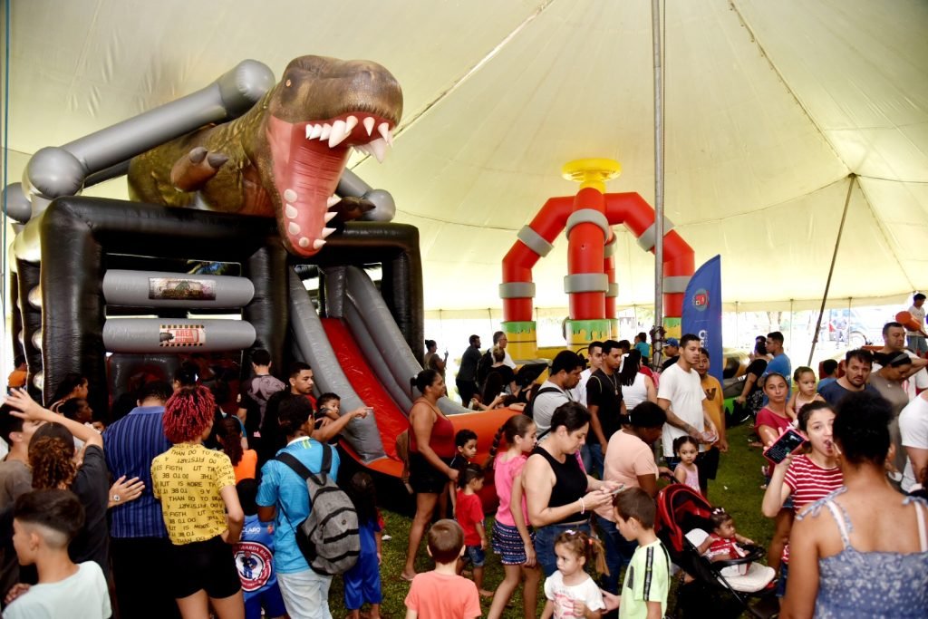 Festa no Lago Azul de Rio Claro reuniu centenas de crianças