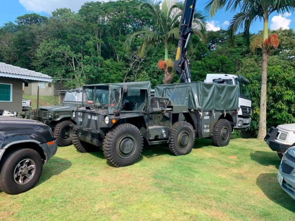 Vinhedo sedia encontro de viaturas militares antigas