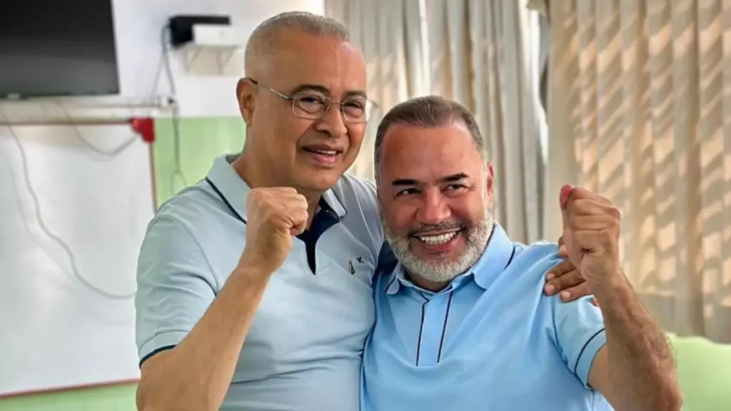 Zezé 64 anos, nasceu em Cornélio Procópio (PR), e tem 64 anos. Ele é casado e está à frente da Prefeitura de Hortolândia desde 2021.