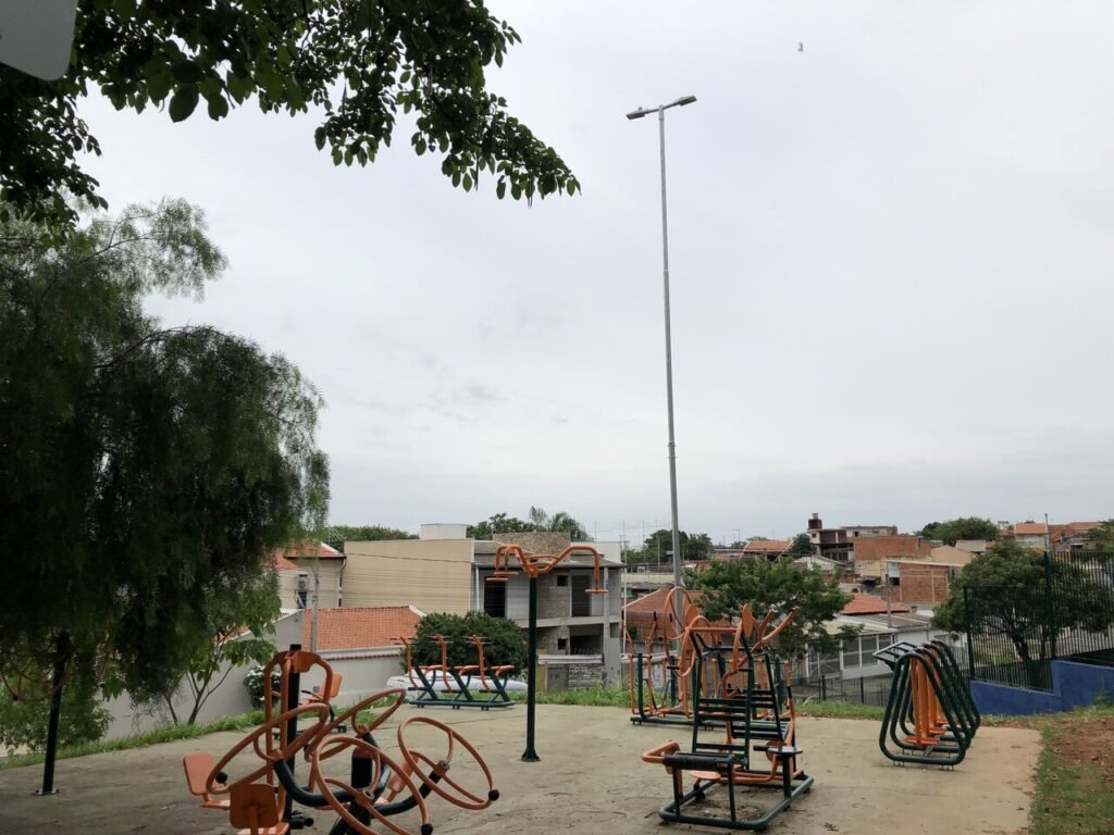 Hortolândia instala iluminação de LED em sete praças de diferentes regiões