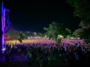 Xande de Pilares e Orquestra Sinfônica levam 25 mil pessoas ao Taquaral