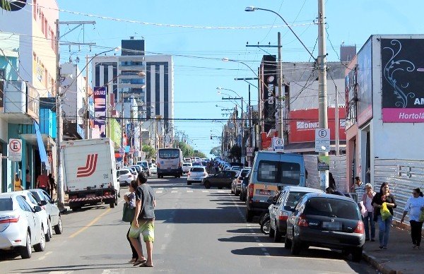 De segunda a sexta-feira, nos dias 6, 9 a 13, 16 a 20 e 23, as lojas de Sumaré ficarão abertas até 22h.