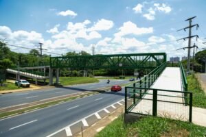Passarela na Avenida Paulista em Paulínia é liberada e garante mais segurança para pedestres