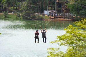 Tirolesa é a mais nova atração da Lagoa do Taquaral em Campinas