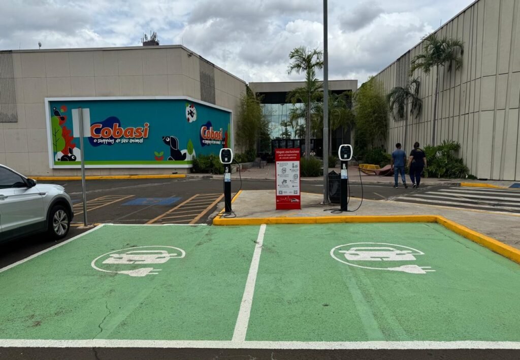 Tivoli Shopping em Santa Bárbara disponibiliza vagas de carregamento para carros elétricos
