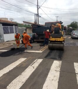 Operação Tapa-Buraco é realizada em ruas da região central de Hortolândia