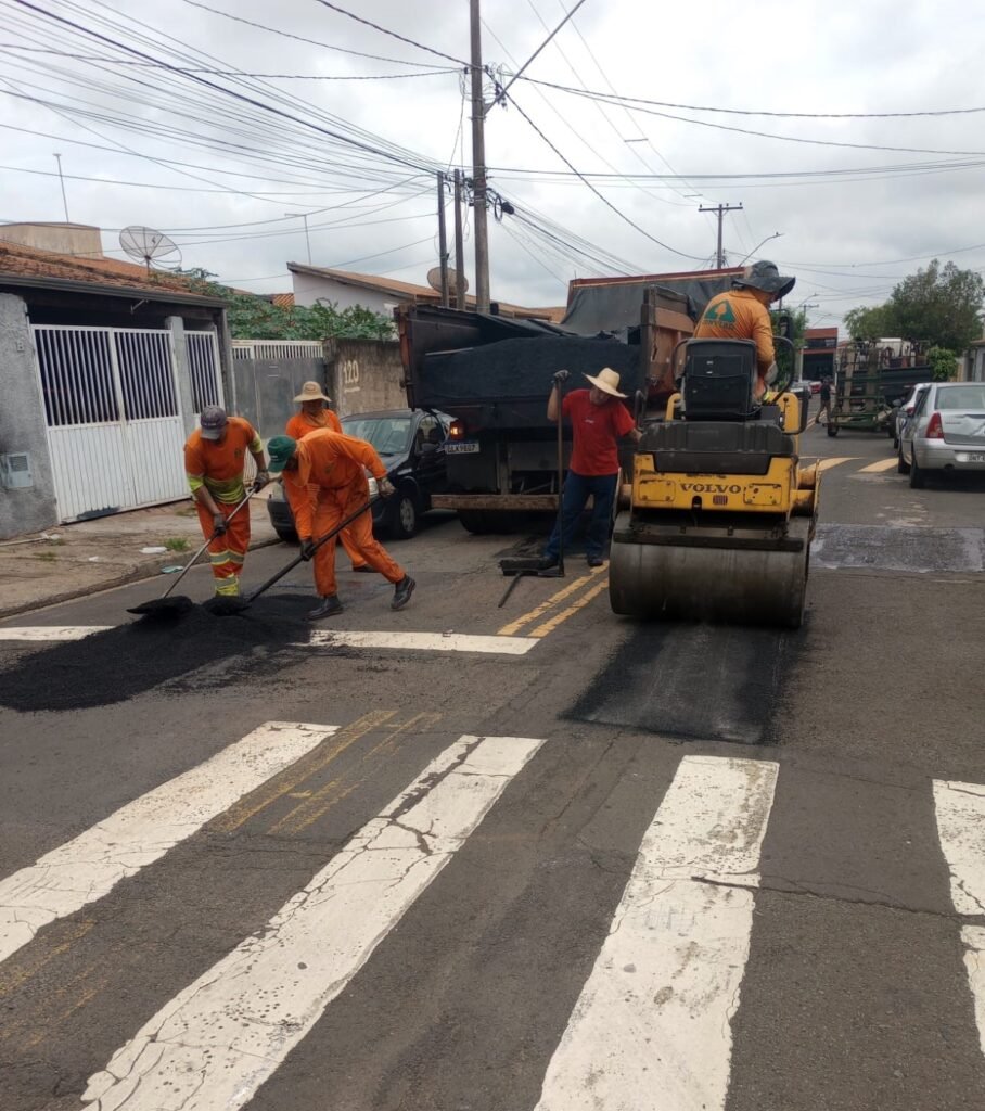 Operação Tapa-Buraco é realizada em ruas da região central de Hortolândia