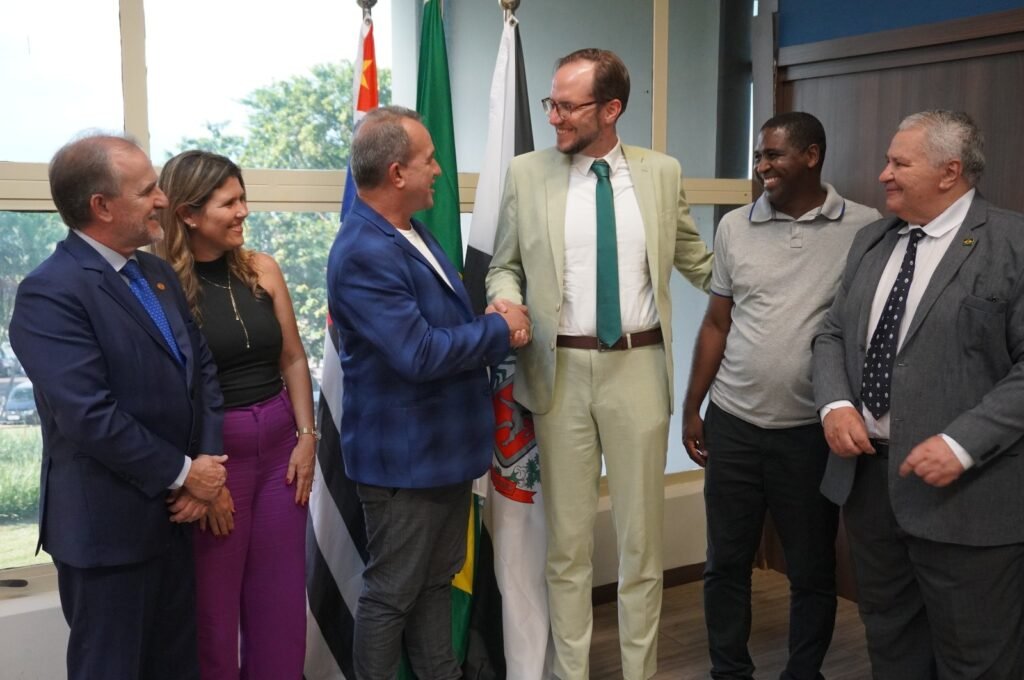 Reunião cônsul da Alemanha Simon Preker + deputado Dalben 2025-01-24 zap (2)