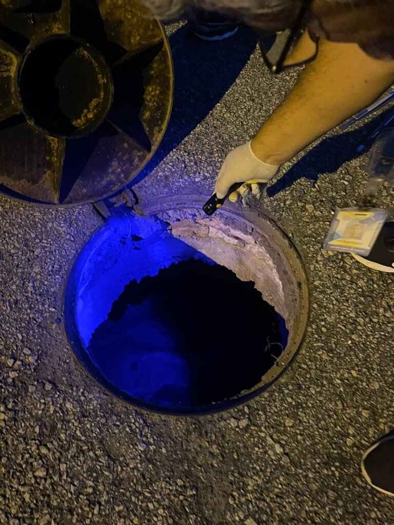 Equipes da Saúde de Louveira fazem a captura noturna de escorpiões