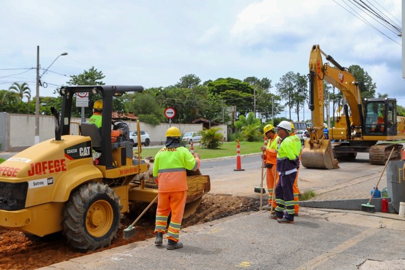 Prefeitura de Vinhedo inicia recapeamento completo da Avenida Independência 