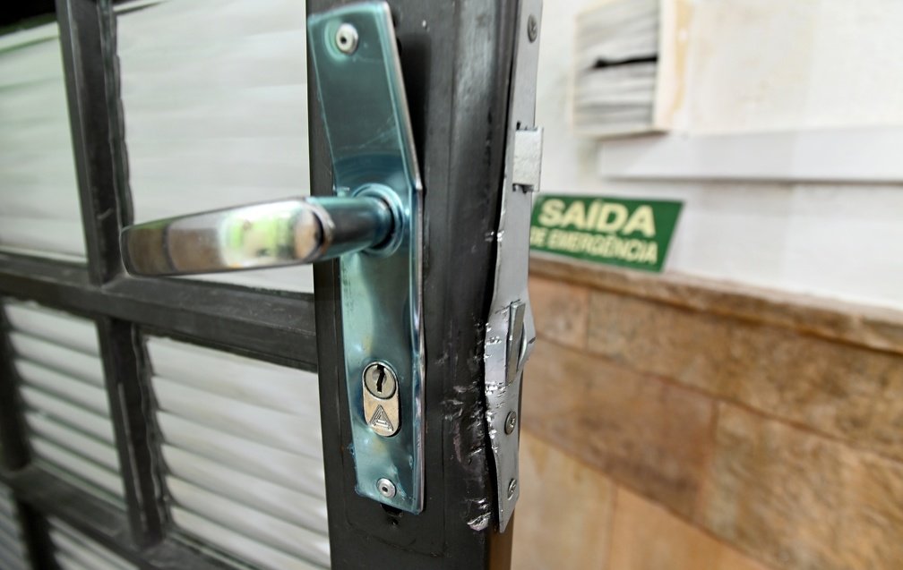 Centro de Referência LGBTI+ de Campinas sofre vandalismo e furto