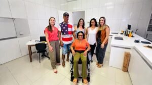 Indaiatuba entrega nove cadeiras de rodas com adequação postural e 157 aparelhos auditivos