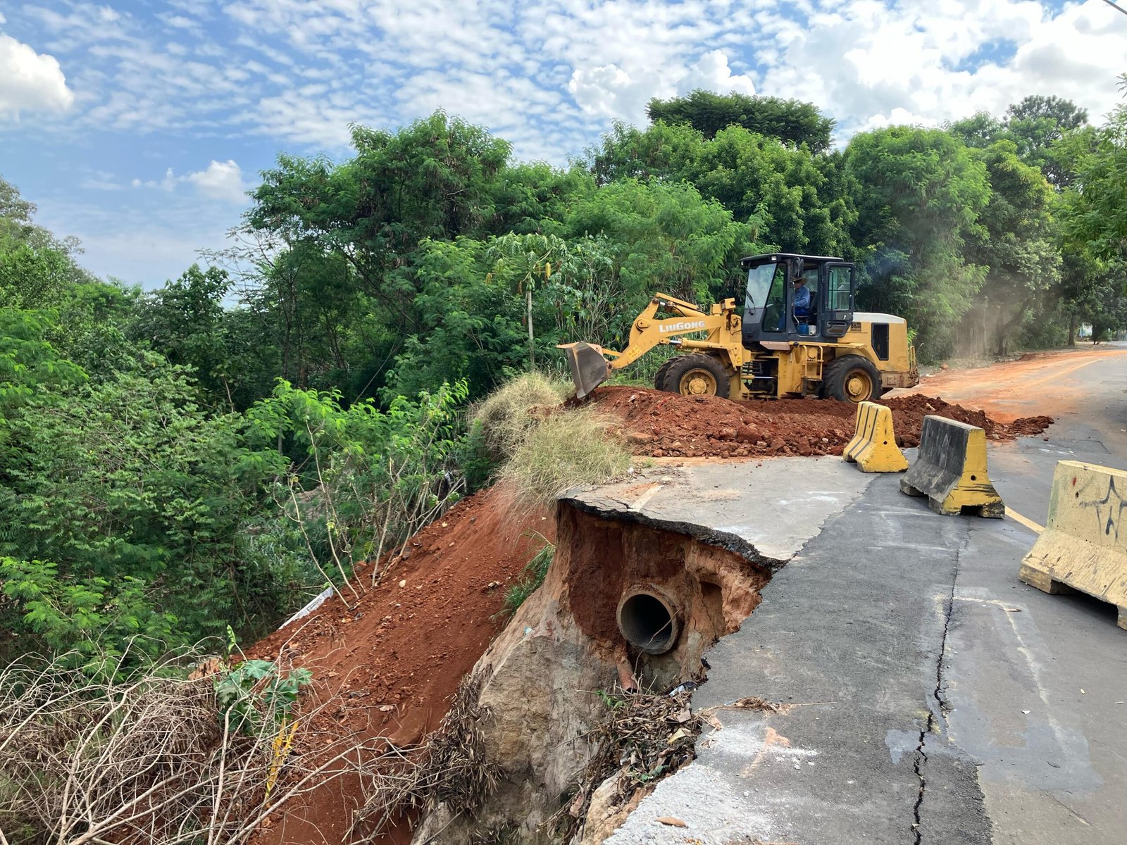Nova Odessa promove recuperação temporária de erosões em área verde do Jardim São Manoel