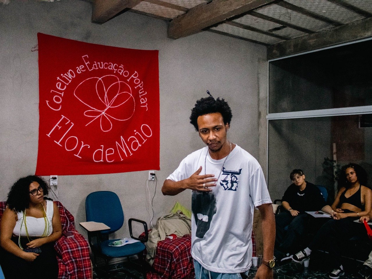 Oficina de slam poetry em Hortolândia ensina a galera sobre a arte da poesia falada