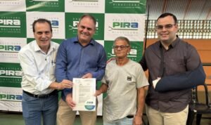 Prefeitura de Piracicaba entrega matrículas de terrenos para mais de 200 famílias