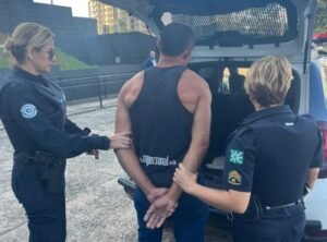 Guarda Civil Municipal de Valinhos prende homem procurado por violência doméstica e apreende drogas