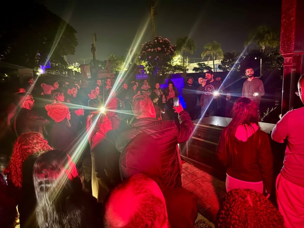 Piracicaba retoma roteiro noturno no cemitério com música ao vivo e capacidade máxima de público