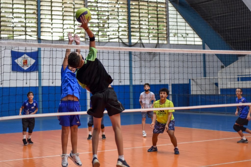 Prefeitura de Rio Claro tem vagas abertas para aulas gratuitas de vôlei