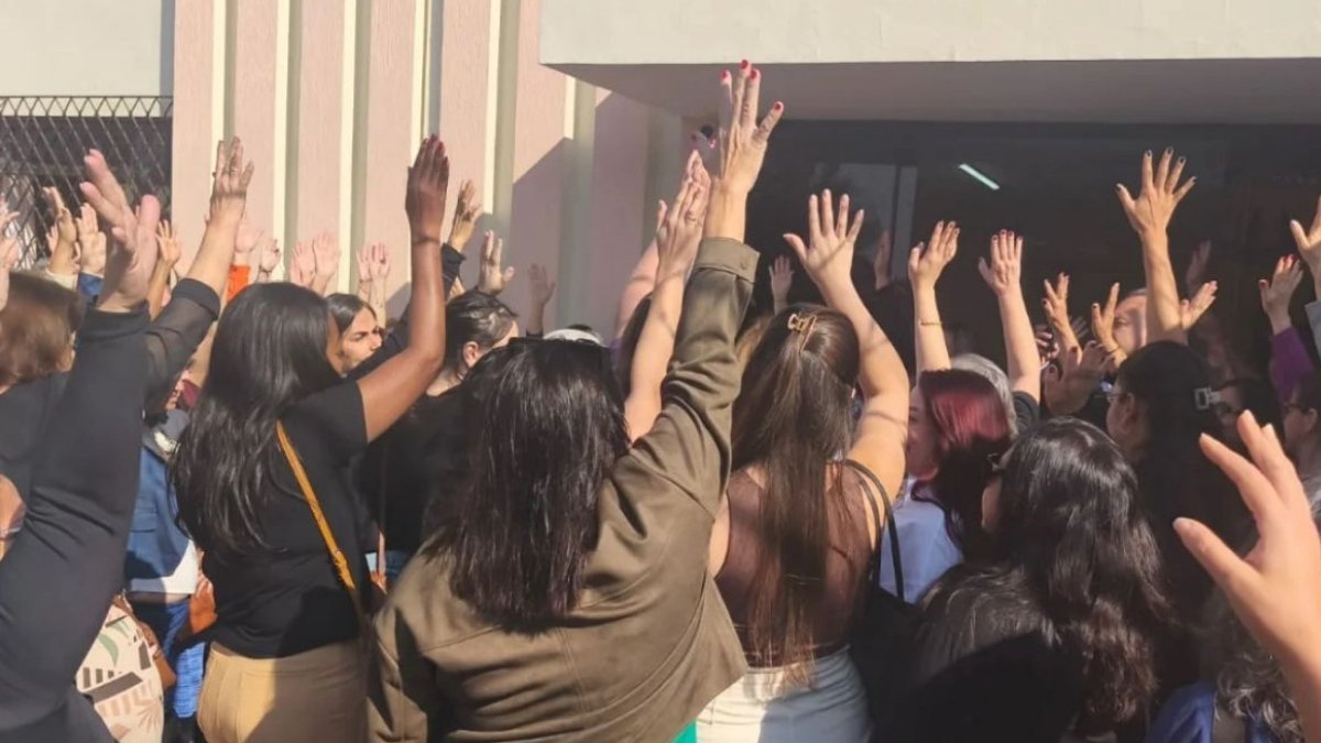 Professores da rede municipal de Santa Bárbara declaram estado de greve