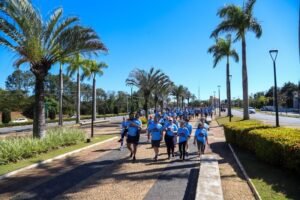 Vinhedo reúne mais de 500 pessoas em caminhada contra a violência à mulher