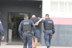 GCM de Vinhedo prende trio após roubo à mão armada em despachante no bairro Capela