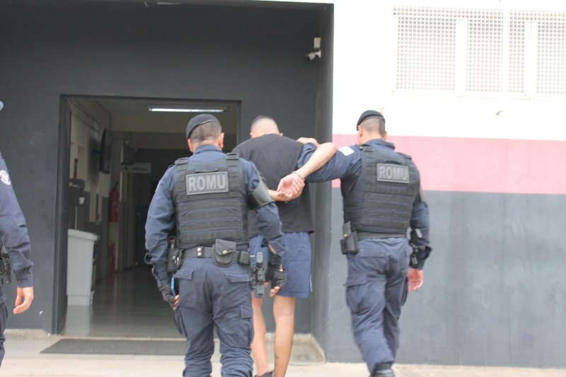 GCM de Vinhedo prende trio após roubo à mão armada em despachante no bairro Capela