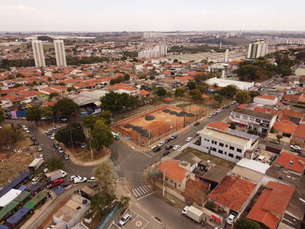 Novo campo de futebol society de Hortolândia está com 70% das obras concluídas