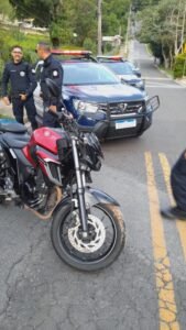 Motociclista é detido após perseguição e moto com sinais de adulteração é apreendida em Vinhedo