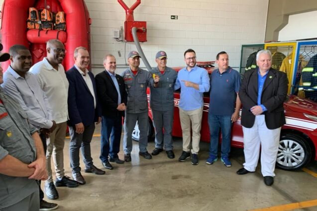 Base dos Bombeiros em Nova Odessa ganha novo veículo e equipamentos