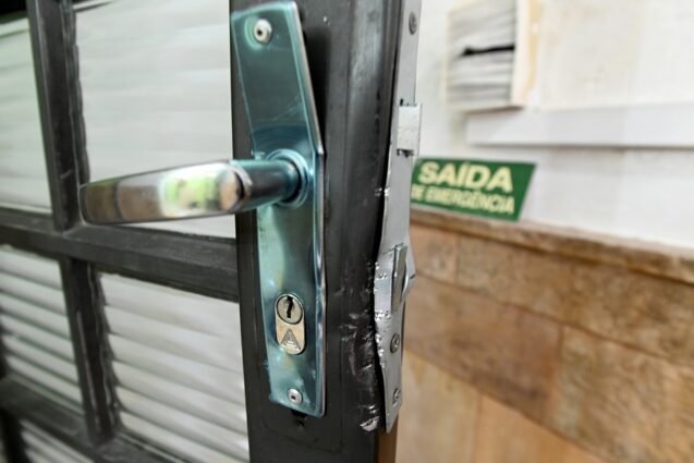 Centro de Referência LGBTI+ de Campinas sofre vandalismo e furto