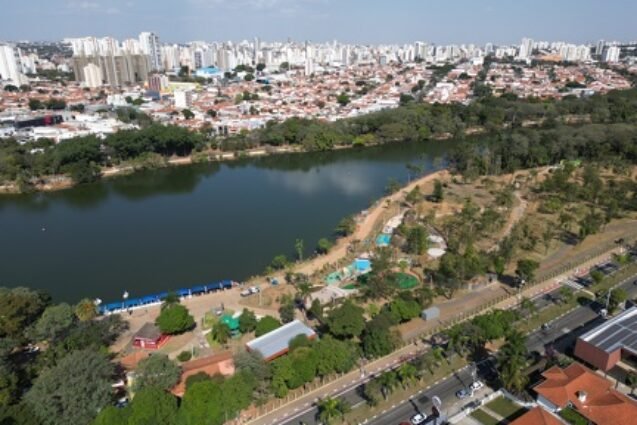 Lagoa do Taquaral recebe, pela primeira vez, nadadores que competem em águas abertas