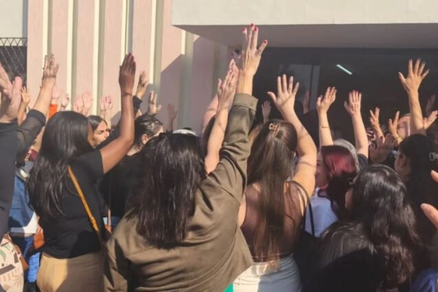 Professores da rede municipal de Santa Bárbara declaram estado de greve